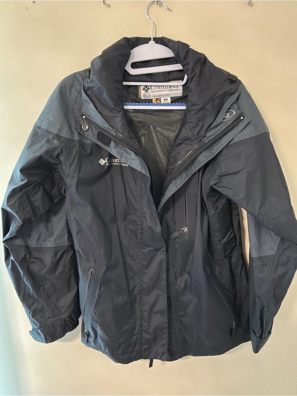 Columbia Black and Gray Women's Outdoor Jacket